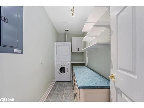 208-110 Steamship Bay, Gravenhurst, ON - Indoor Photo Showing Laundry Room