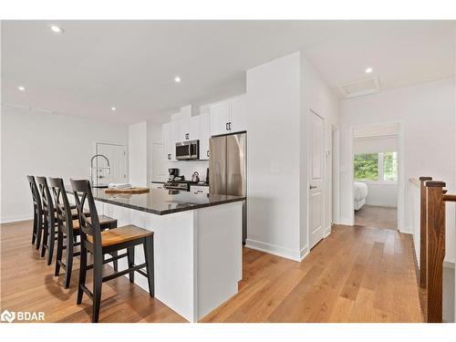 A203/204-1869 Highway 118 Road W, Bracebridge, ON - Indoor Photo Showing Kitchen With Upgraded Kitchen