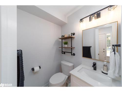 141 Benson Drive, Barrie, ON - Indoor Photo Showing Bathroom