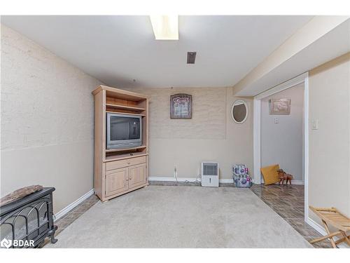 330 Browning Trail, Barrie, ON - Indoor Photo Showing Other Room