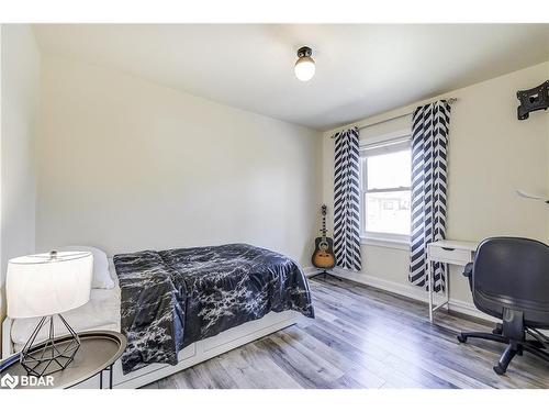 5385 Twidale Street, Niagara Falls, ON - Indoor Photo Showing Bedroom