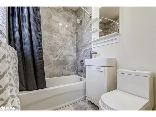 5385 Twidale Street, Niagara Falls, ON - Indoor Photo Showing Bathroom