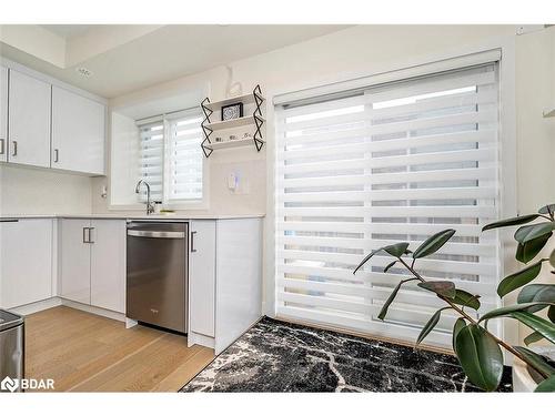 90 William Duncan Road Road, Toronto, ON - Indoor Photo Showing Kitchen