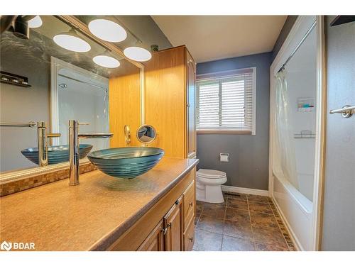 5 Hilderbrand Court, Barrie, ON - Indoor Photo Showing Bathroom