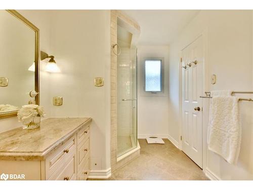 67 Woodcrest Road, Barrie, ON - Indoor Photo Showing Bathroom