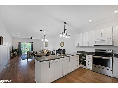 98 Bond Street E, Fenelon Falls, ON - Indoor Photo Showing Kitchen With Double Sink