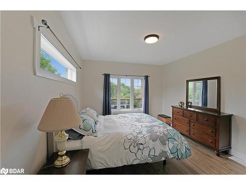 98 Bond Street E, Fenelon Falls, ON - Indoor Photo Showing Bedroom