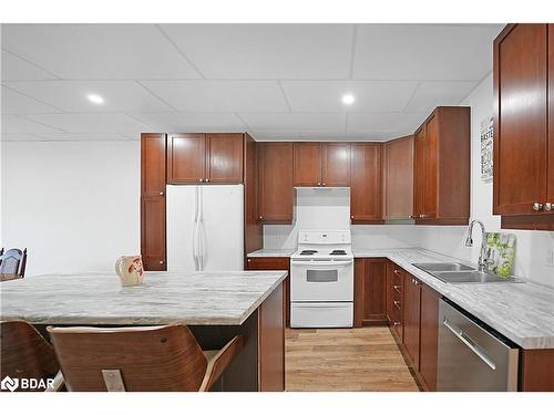 98 Bond Street E, Fenelon Falls, ON - Indoor Photo Showing Kitchen With Double Sink