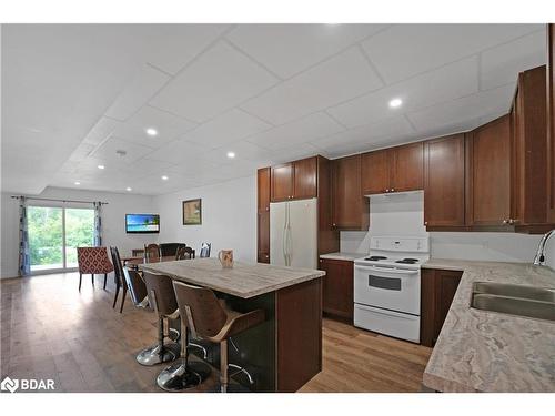 98 Bond Street E, Fenelon Falls, ON - Indoor Photo Showing Kitchen