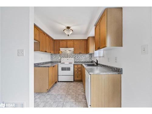 42 Coleman Drive, Barrie, ON - Indoor Photo Showing Kitchen With Double Sink