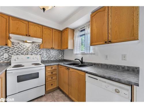 42 Coleman Drive, Barrie, ON - Indoor Photo Showing Kitchen With Double Sink