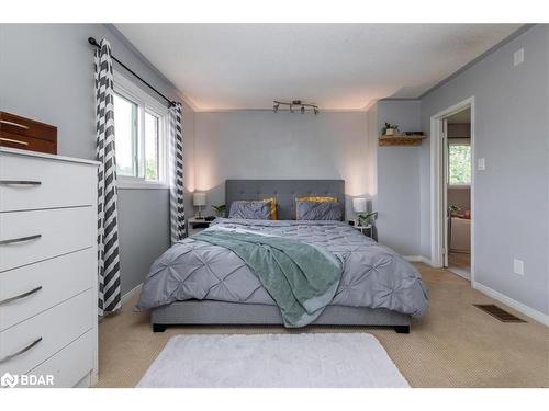 2107 Fennell Drive, Innisfil, ON - Indoor Photo Showing Bedroom