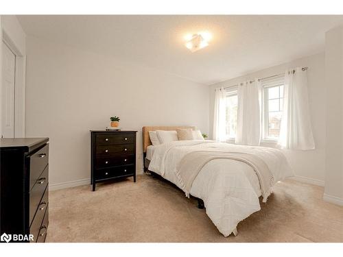 19 Pearcey Crescent, Barrie, ON - Indoor Photo Showing Bedroom