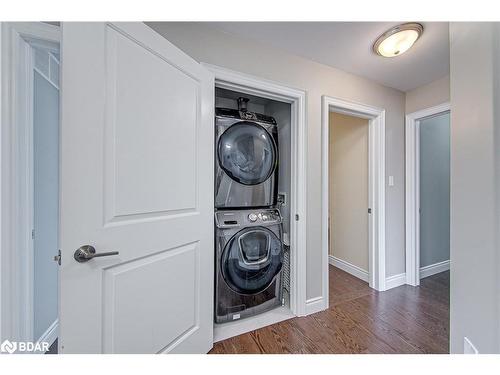 165 Bishop Drive, Barrie, ON - Indoor Photo Showing Laundry Room