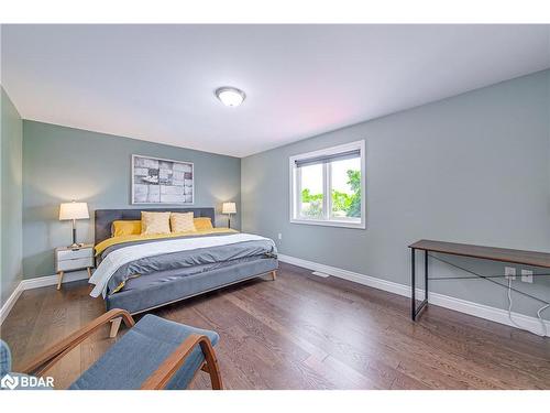 165 Bishop Drive, Barrie, ON - Indoor Photo Showing Bedroom