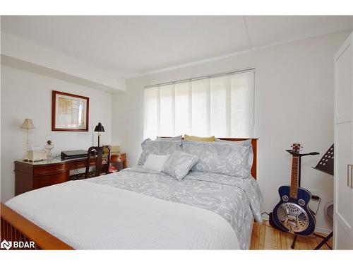 315-333 Lafontaine Road, Tiny, ON - Indoor Photo Showing Bedroom