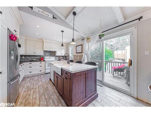 2263 25Th Sideroad, Innisfil, ON - Indoor Photo Showing Kitchen