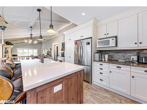 2263 25Th Sideroad, Innisfil, ON - Indoor Photo Showing Kitchen