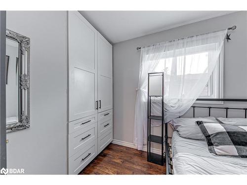 2263 25Th Sideroad, Innisfil, ON - Indoor Photo Showing Bedroom