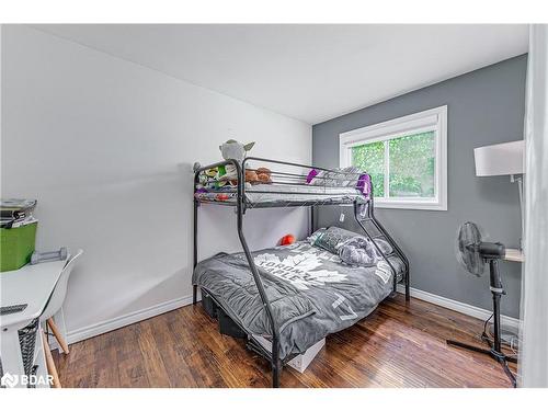 2263 25Th Sideroad, Innisfil, ON - Indoor Photo Showing Bedroom