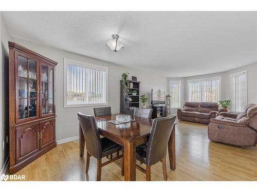 23 Shalom Way, Barrie, ON - Indoor