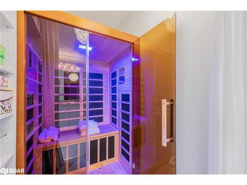 112 Collingwood Street, Barrie, ON - Indoor Photo Showing Bedroom