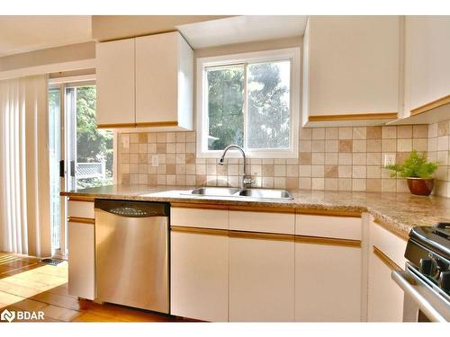 1889 Applewood Avenue, Innisfil, ON - Indoor Photo Showing Kitchen With Double Sink