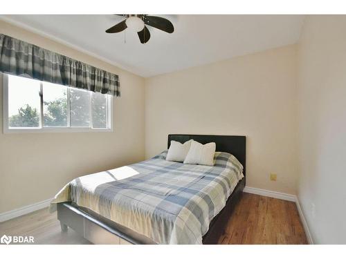 1889 Applewood Avenue, Innisfil, ON - Indoor Photo Showing Bedroom