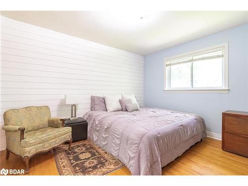 188 Napier Street, Barrie, ON - Indoor Photo Showing Bedroom