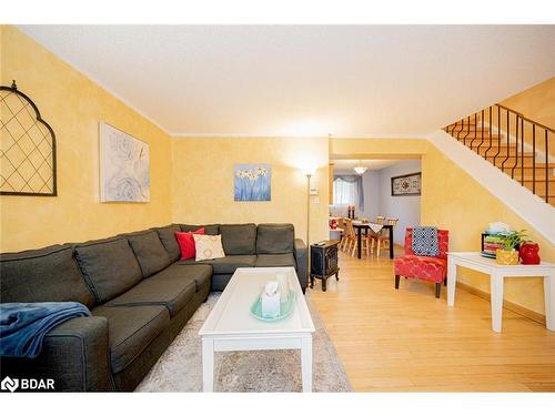 G6-63 Ferris Lane, Barrie, ON - Indoor Photo Showing Living Room