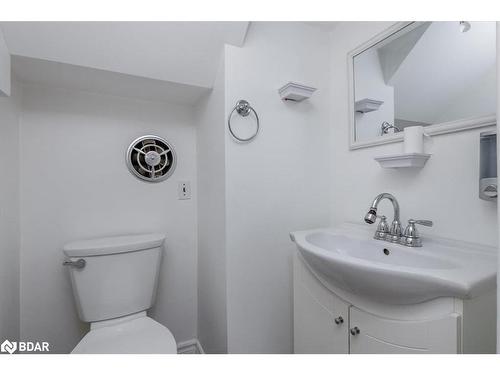 198 Barrie Road, Orillia, ON - Indoor Photo Showing Bathroom