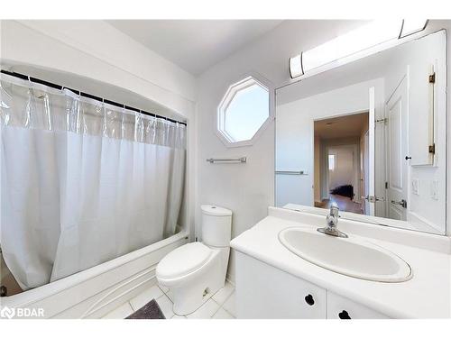 185 Cardinal Street, Barrie, ON - Indoor Photo Showing Bathroom