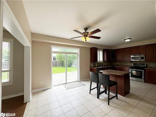 131 Prince William Way, Barrie, ON - Indoor Photo Showing Kitchen