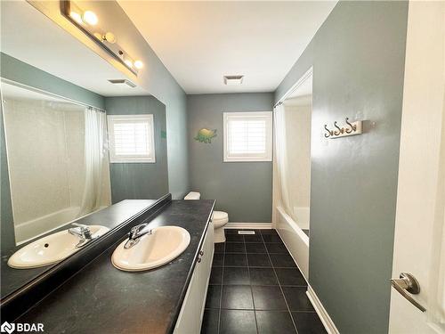 131 Prince William Way, Barrie, ON - Indoor Photo Showing Bathroom