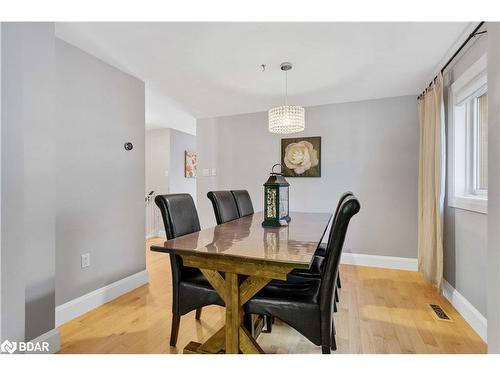 289 Livingstone Street W, Barrie, ON - Indoor Photo Showing Dining Room