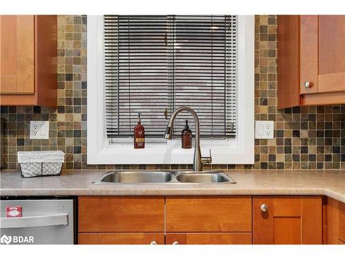 289 Livingstone Street W, Barrie, ON - Indoor Photo Showing Kitchen With Double Sink