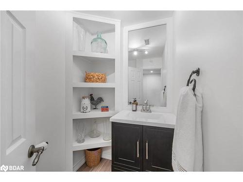 1241 Bass Lake Sideroad E, Oro-Medonte, ON - Indoor Photo Showing Bathroom