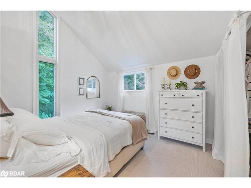 1241 Bass Lake Sideroad E, Oro-Medonte, ON - Indoor Photo Showing Bedroom