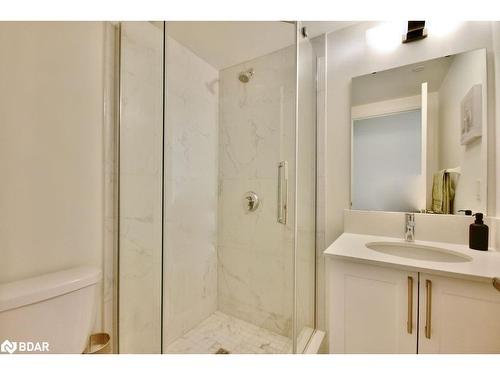 818-58 Lakeside Terrace, Barrie, ON - Indoor Photo Showing Bathroom