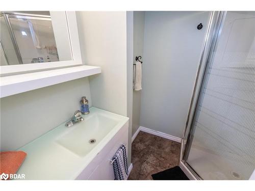 6 Huron Street, Barrie, ON - Indoor Photo Showing Bathroom