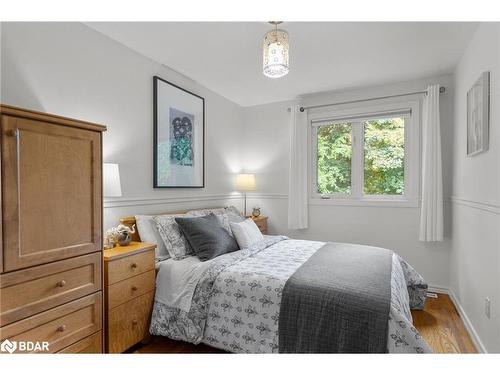 22 Baker Crescent, Barrie, ON - Indoor Photo Showing Bedroom