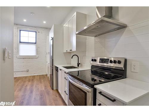 103-27 Peter Street N, Orillia, ON - Indoor Photo Showing Kitchen