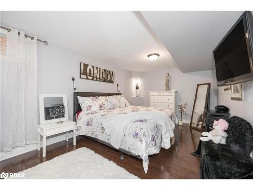 50 Dunnett Drive, Barrie, ON - Indoor Photo Showing Bedroom