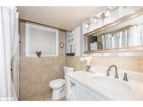 50 Dunnett Drive, Barrie, ON - Indoor Photo Showing Bathroom