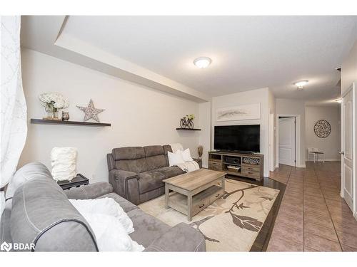 50 Dunnett Drive, Barrie, ON - Indoor Photo Showing Living Room