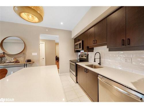 603-300 Essa Road, Barrie, ON - Indoor Photo Showing Kitchen With Upgraded Kitchen