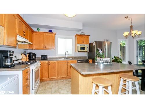 31 Allsop Crescent, Barrie, ON - Indoor Photo Showing Kitchen With Double Sink