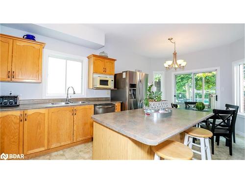 31 Allsop Crescent, Barrie, ON - Indoor Photo Showing Kitchen With Double Sink