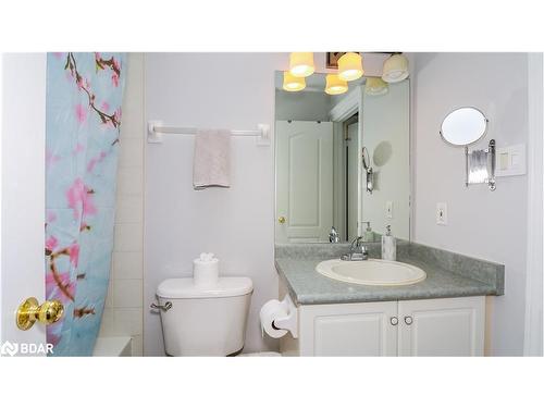 31 Allsop Crescent, Barrie, ON - Indoor Photo Showing Bathroom