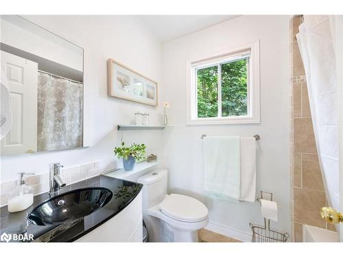 697 Happy Vale Drive, Innisfil, ON - Indoor Photo Showing Bathroom